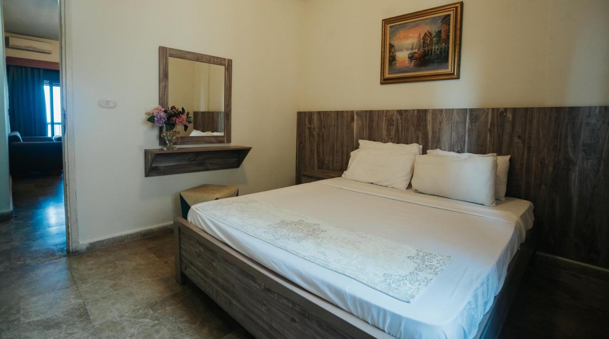 Holiday Suites Hotel & Beach Resort Jounieh Exteriör bild
