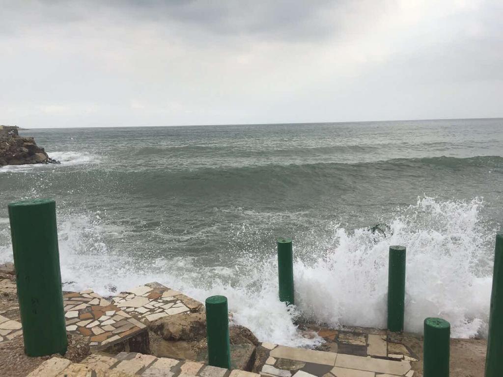 Holiday Suites Hotel & Beach Resort Jounieh Exteriör bild