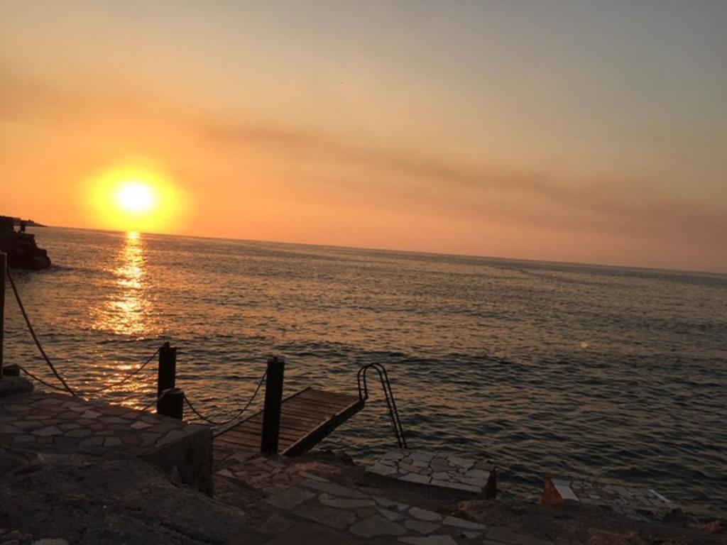 Holiday Suites Hotel & Beach Resort Jounieh Exteriör bild