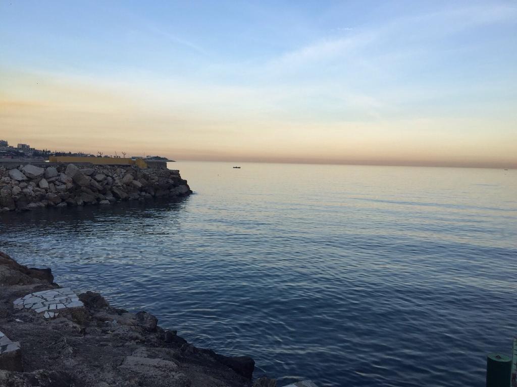 Holiday Suites Hotel & Beach Resort Jounieh Exteriör bild