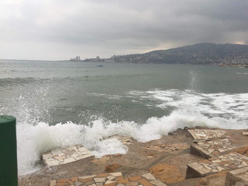 Holiday Suites Hotel & Beach Resort Jounieh Exteriör bild