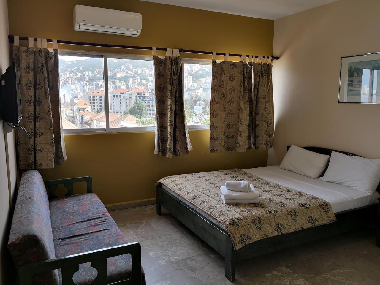 Holiday Suites Hotel & Beach Resort Jounieh Exteriör bild