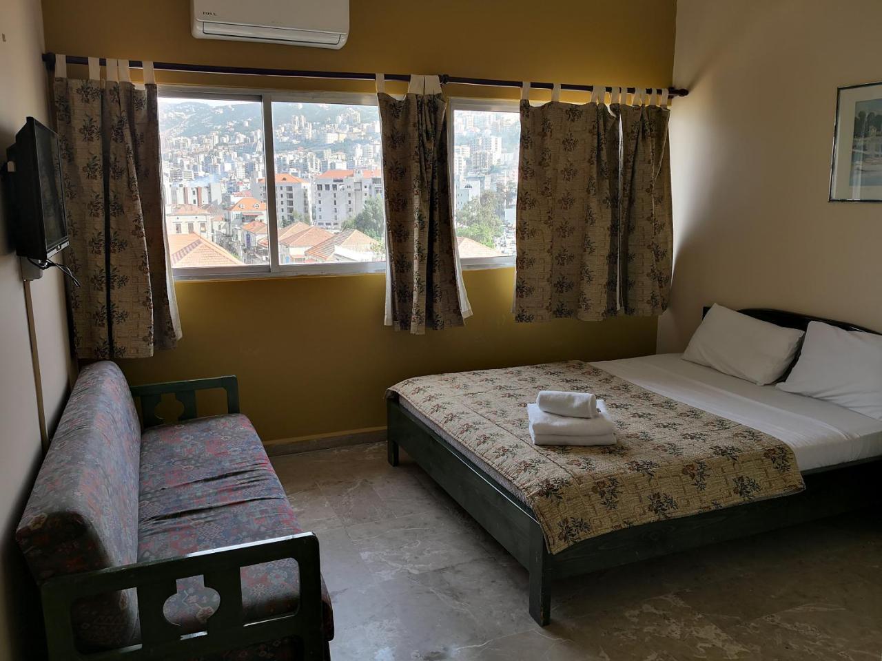 Holiday Suites Hotel & Beach Resort Jounieh Exteriör bild