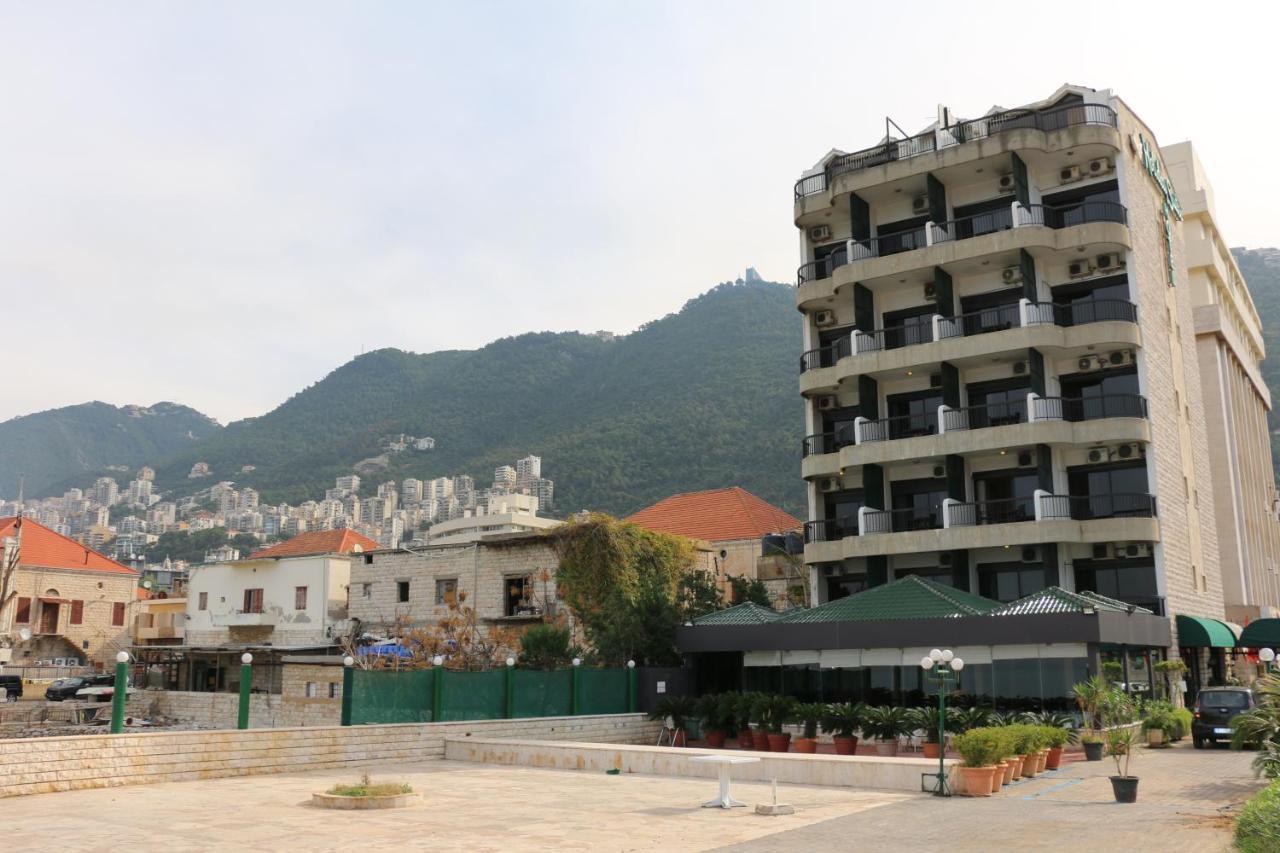 Holiday Suites Hotel & Beach Resort Jounieh Exteriör bild