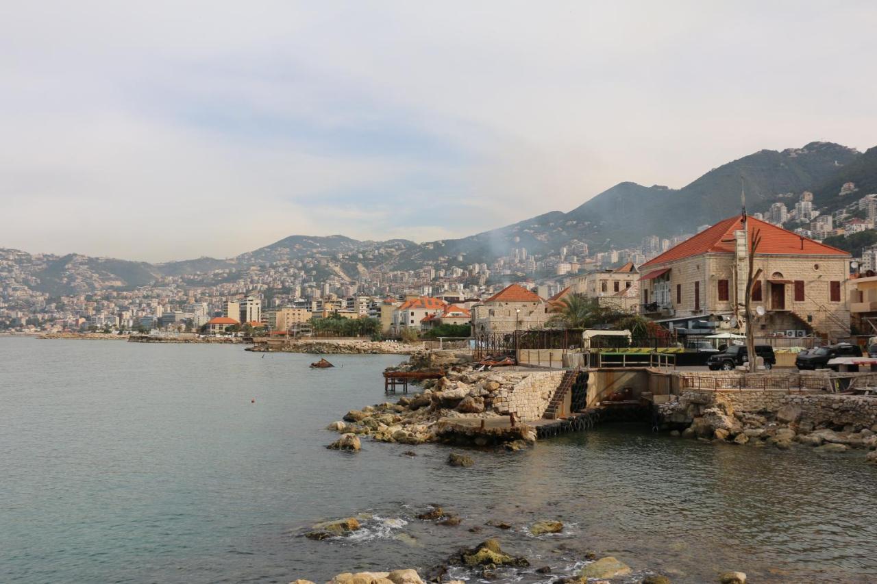 Holiday Suites Hotel & Beach Resort Jounieh Exteriör bild