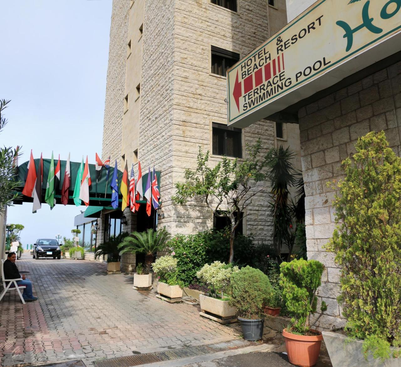 Holiday Suites Hotel & Beach Resort Jounieh Exteriör bild